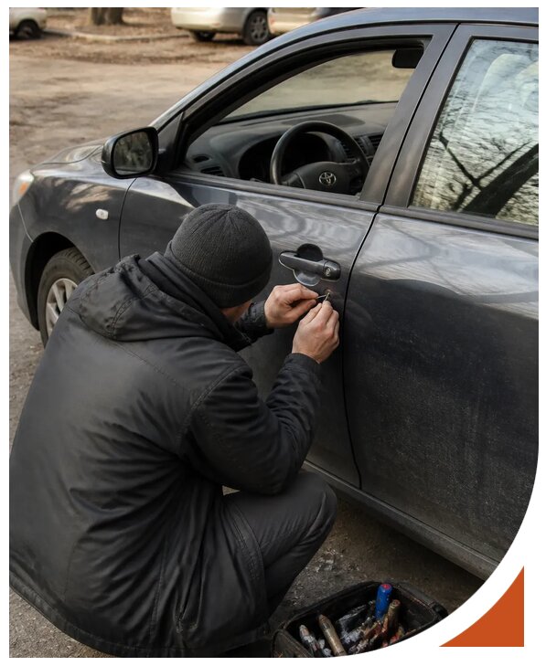 Профессиональное вскрытие автомобиля Тойота без повреждений в Энгельсе